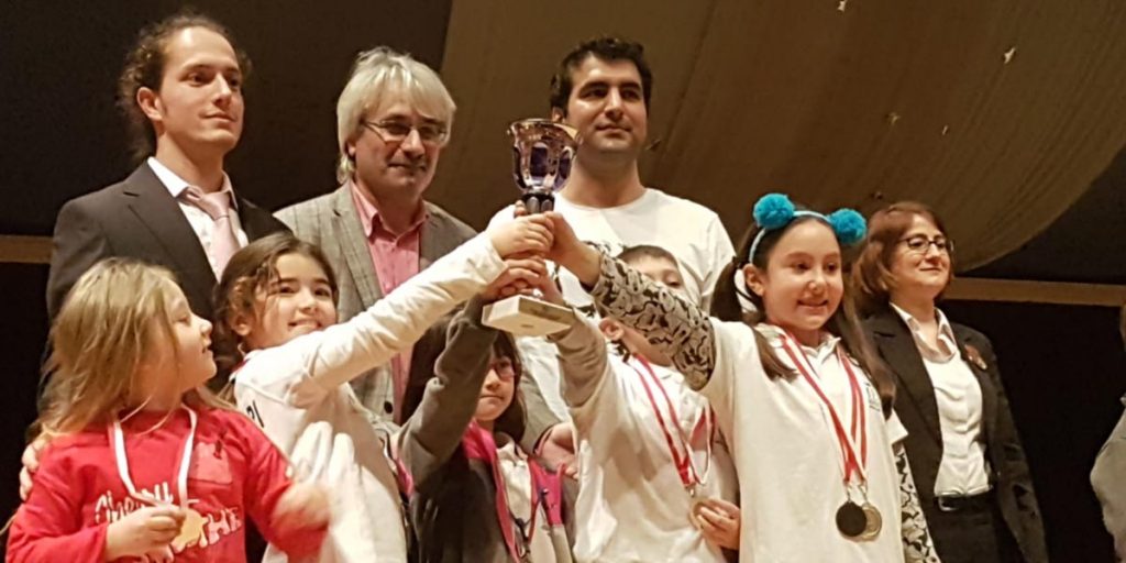 16-17 Mart 2019 tarihlerinde düzenlenen MEF Eğitim Kurumları 5. Satranç Şenliği İlkokul Turnuvasında...