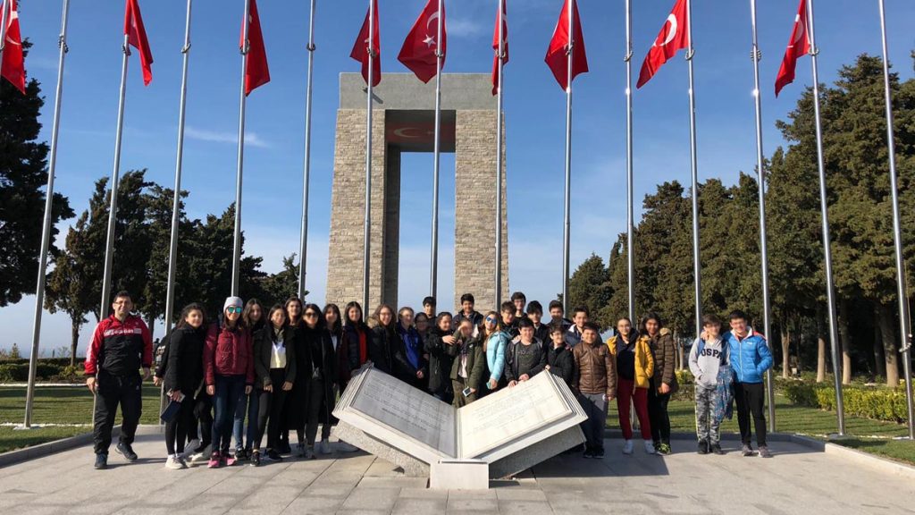 Mustafa Kemal Atatürk’ün yüksek sevk ve idare kuvveti , O’nun yenilmez azim ve iradesi ile dünya harp tarihinde yurt savunması için...