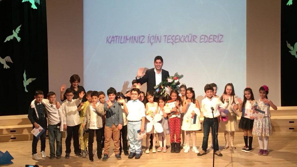 Şiir duygudur, şiir sonsuzluğa giden yoldur, Şiir hayattır, hayatsa bir şiir. Bahçeşehir Kampüsü 2. sınıf öğrencilerimizle...