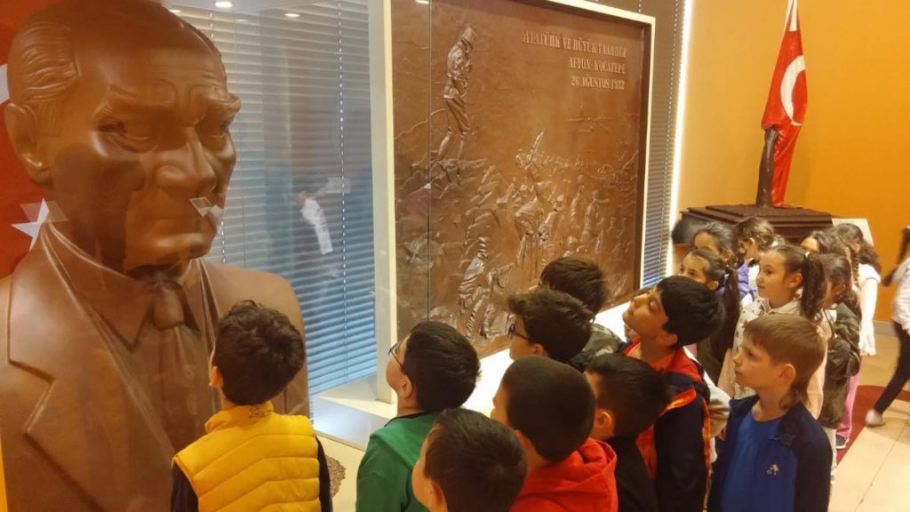 Bahçeşehir Kampüsü 2. sınıf öğrencilerimizle Pelit Çikolata Fabrikası gezimizi gerçekleştirdik...