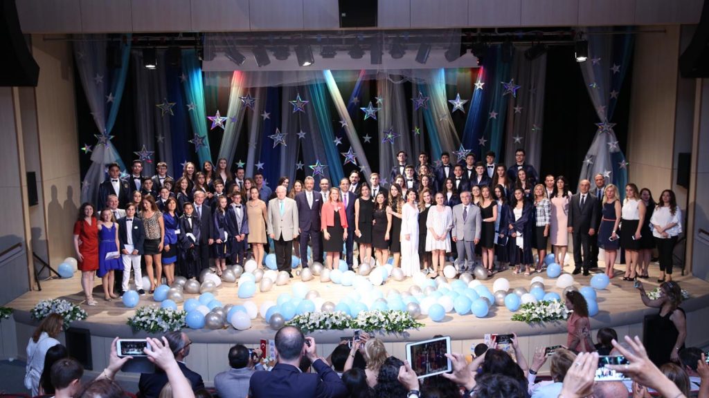 Eğitimin öncüsü MEF Okulları olarak 24 yılın getirdiği  deneyimle yetiştirdiğimiz öğrencilerimizin...