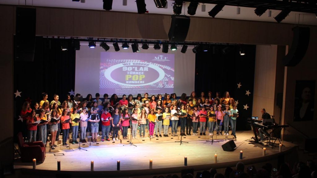 Müzik; acıların tatlı ve iyileştirici merhemi, duygularımızın en açık dilidir...