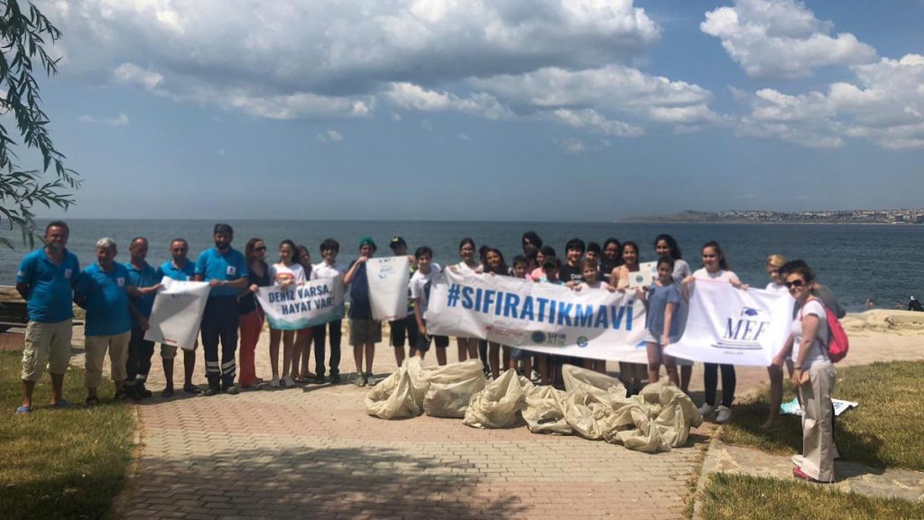 Bahçeşehir Kampüsü 7.sınıf öğrencilerimiz Deniz Temiz Derneği (TURMEPA) ile Gürpınar Sahilinde...
