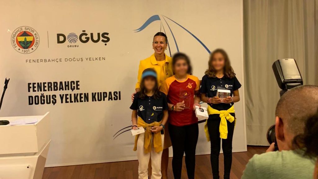 Fenerbahçe Doğuş Yelken Kulübü adına yarışan Ulus Kampüsü 4-C sınıfı öğrencimiz...