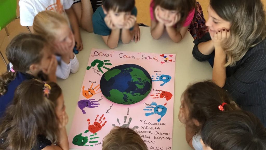 “Dünya Çocuk Günü” çocuklar arasında ortak duygular oluşmasını ve ulusların...