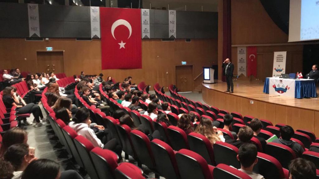 MEF Okulları ile “Upper Canada Milli Eğitim Müdürlüğü Uluslararası Eğitim Birimi” arasında...