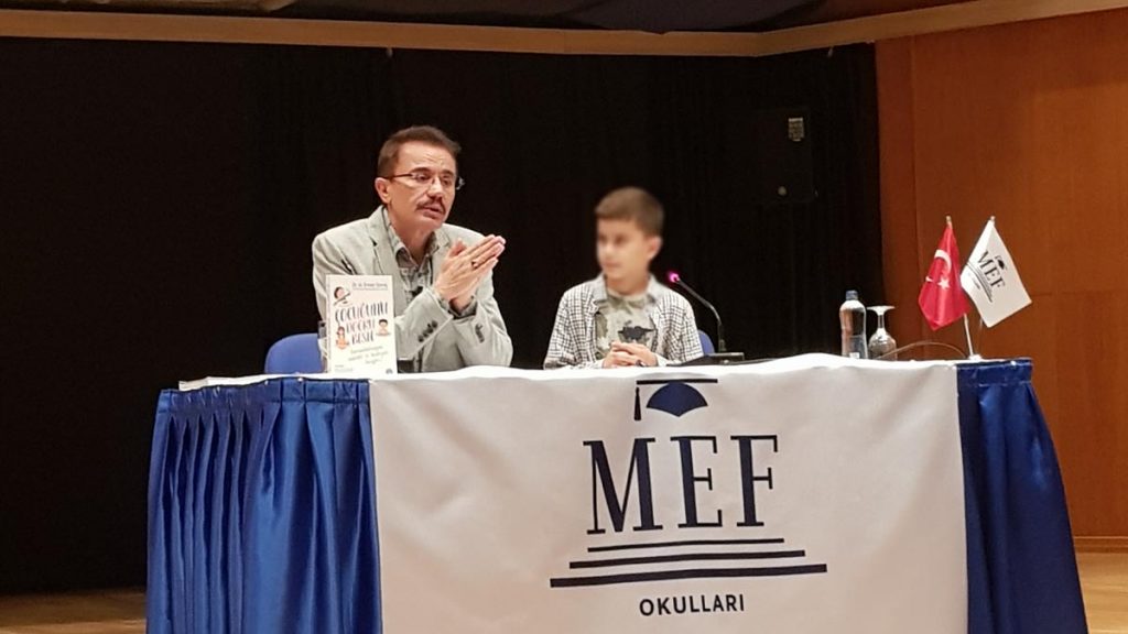 Ulus Kampüsü 4. sınıf öğrencilerimiz, Ender Saraç'la “Sağlıklı Beslenme” konulu bir söyleşiye katıldılar...