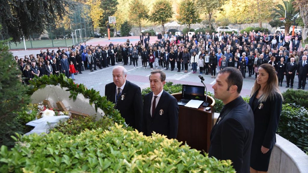 Ulus Kampüsümüzde Ata’mızı, aramızdan ayrılışının 81. yılında özlem, saygı ve minnet duygularımızla...
