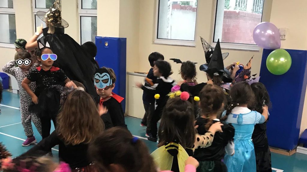 Ulus Kampüsü Anaokulu öğrencilerimiz “Halloween Partisi” ile farklı kültürlerde, farklı kutlamaların olduğunu...