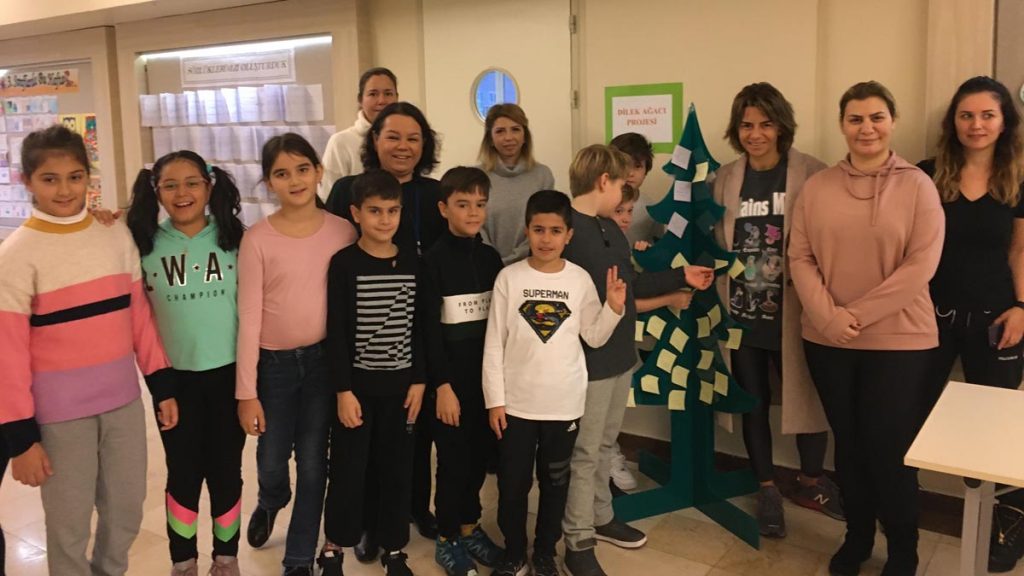 Ulus Kampüsü İlkokulu olarak “Dilek Ağacı Projemiz” ile yeni bir yıla girerken birçok çocuğun...