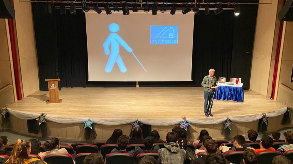 Bahçeşehir Kampüsümüzde, Altı Nokta Körler Derneği Eğitim Sekreteri Hasan Günday tarafından lise öğrencilerimize...