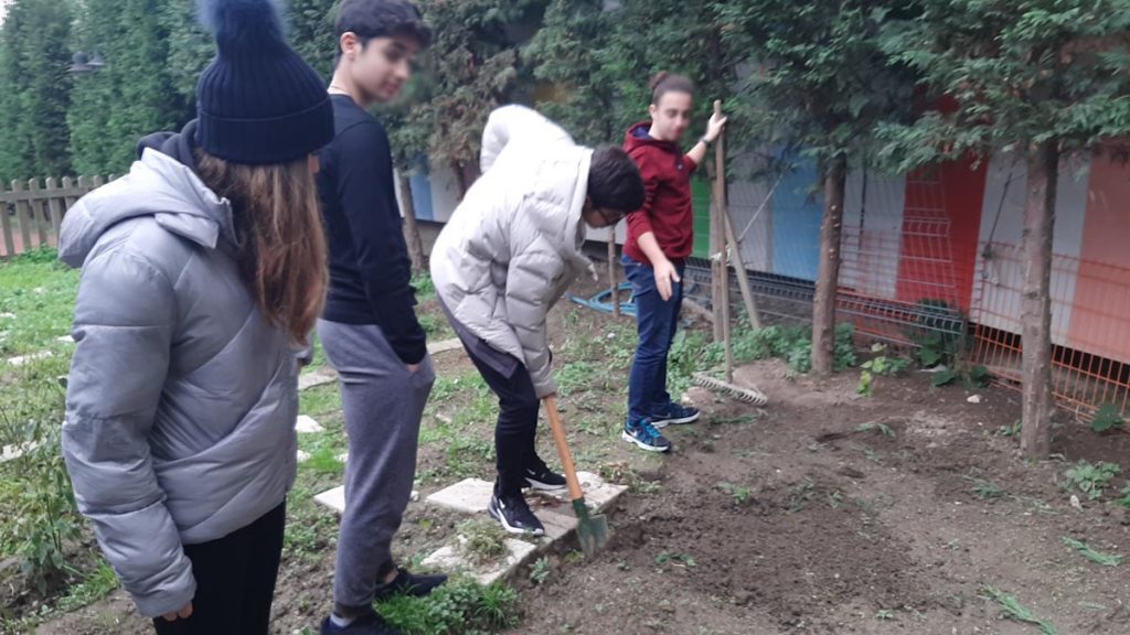 Öğrencilerimize birey olma yolunda, günlük yaşamda kendi ihtiyaçlarını karşılamaya ve becerileri kazandırmaya yönelik...