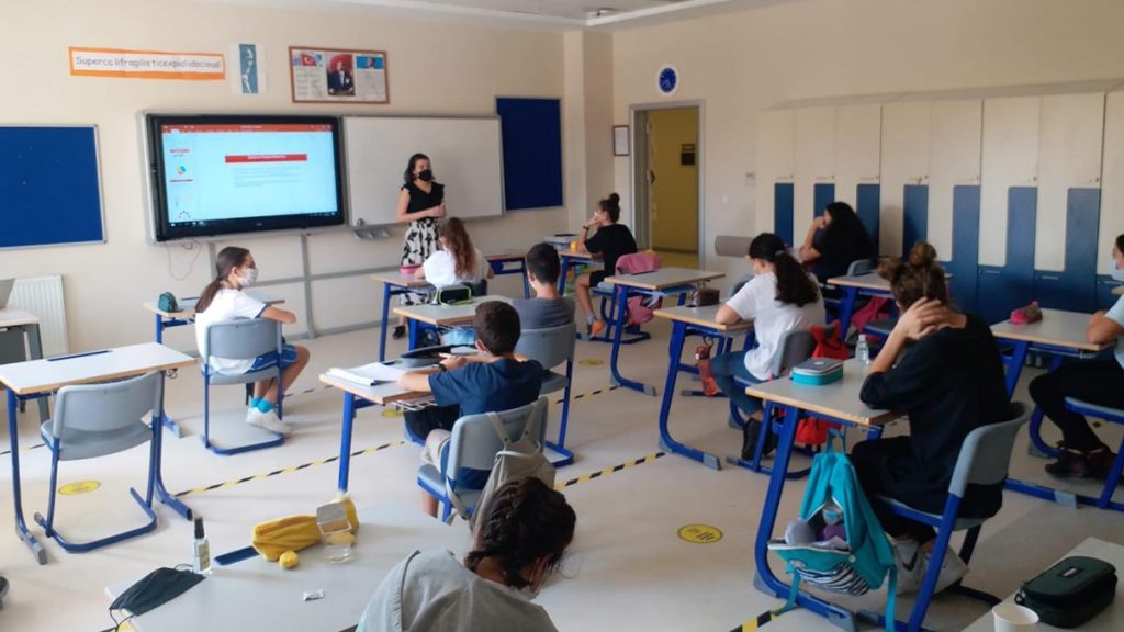 Psikolojik Danışmanımız Gülsüm Demir, Bahçeşehir Kampüsü 7. sınıf öğrencilerimizle...
