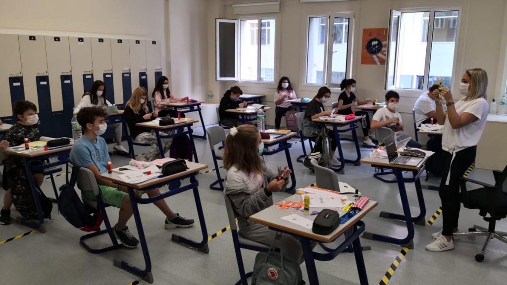 Ulus Kampüsü Ortaokulu 8. sınıf öğrencilerimiz ile DNA molekülleri...