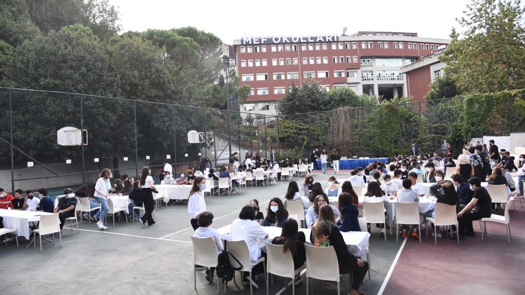 Ulus Kampüsü MEF Fen ve Teknoloji Lisesi ve MEF Koleji Anadolu Lisesi olarak...