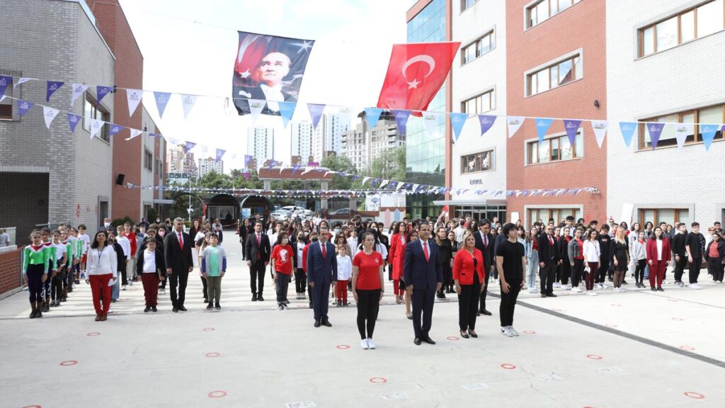 Ulu Önder Gazi Mustafa Kemal Atatürk’ün 19 Mayıs 1919’da Samsun’da...