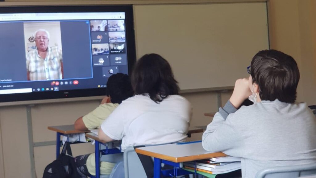 Ulus Kampüsü 7. sınıf öğrencilerimiz, Köy Enstitüsü mezunu ve yazar Ali Nuri Güntekin’le gerçekleştirdikleri...