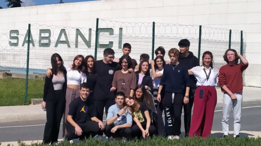 Bahçeşehir Kampüsü 12. sınıf öğrencilerimiz önümüzdeki yıl bu zamanlar tadacakları üniversiteli olma duygusunun...