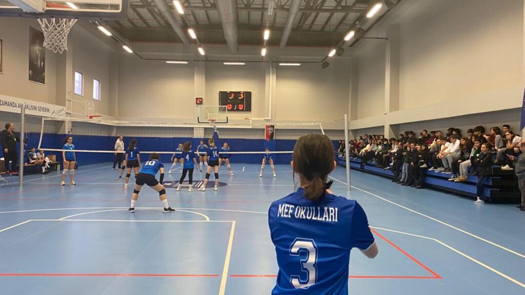 Bahçeşehir ve Ulus Kampüsü Genç Kız Voleybol Takımlarımız hazırlık maçında karşılaştılar...