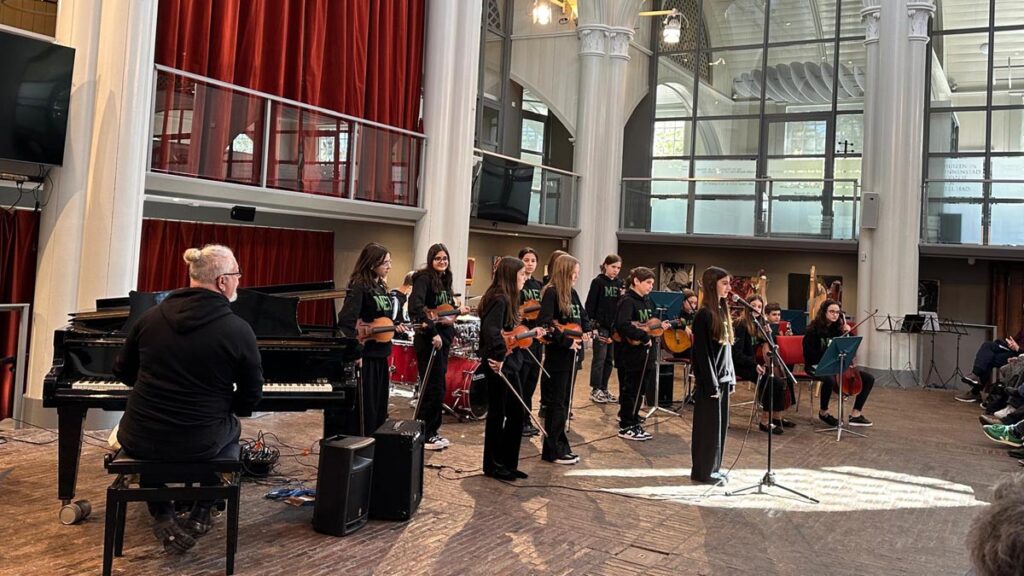 Ulus Kampüsü Ortaokulu öğrencilerimizle birlikte, Amsterdam Muziekschool ile bu yıl ikincisini...
