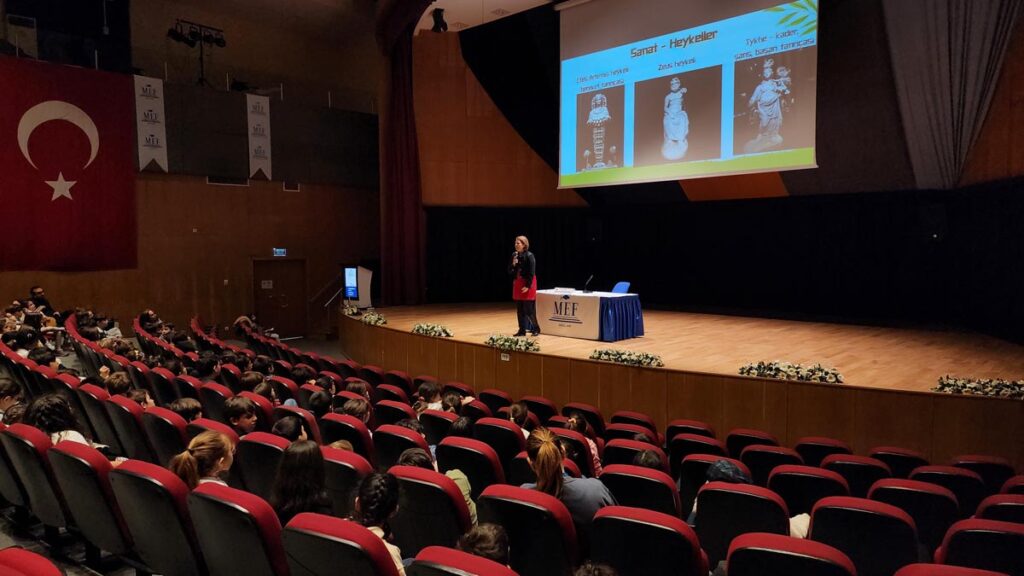 5-7 Mart tarihleri arasında kampüsümüzde düzenlediğimiz Kitap Fuarı boyunca; birbirinden değerli yazarları öğrencilerimizle buluşturarak ilham verici söyleşiler gerçekleştirdik...