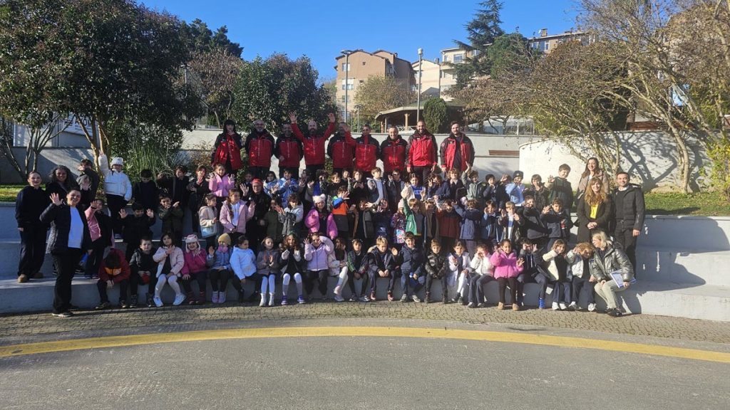 ''Dünyanın İşleyişi” PYP temamız kapsamında 2. sınıf öğrencilerimizle birlikte Aykut Barka Deprem Parkı’na eğitici bir gezi düzenledik...